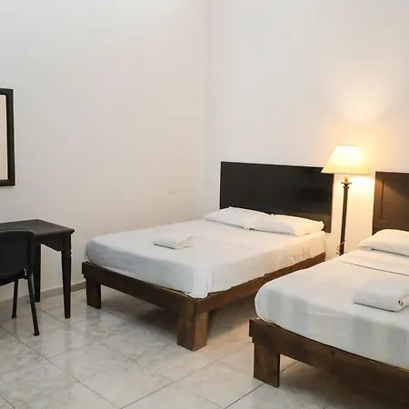 ANTIQUE Guest House Fundidora-3
